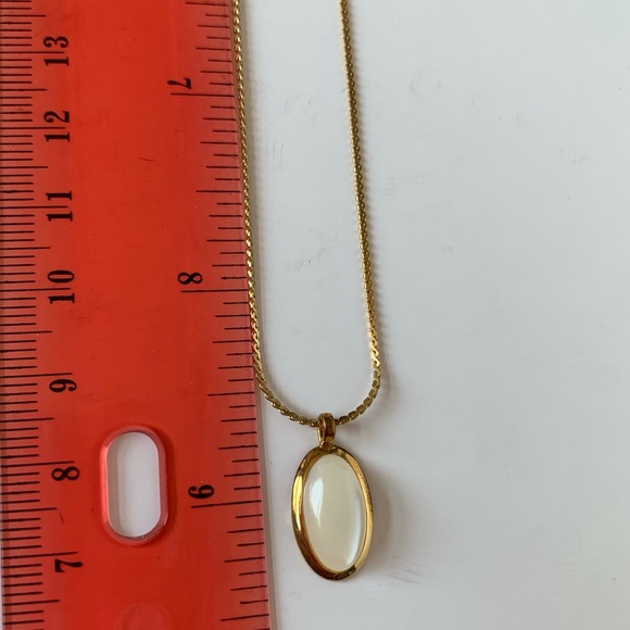 Vintage 12K GF Oval Mother of Pearl Necklace, NWOT, 17 Inches Long - Picture 4 of 12